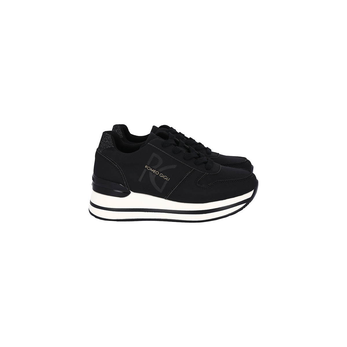Sneakers total black