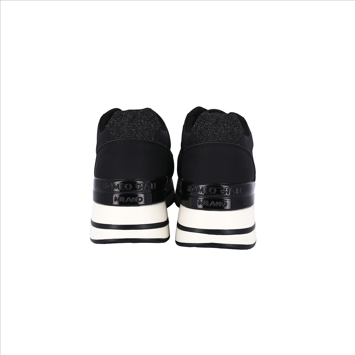 Sneakers total black